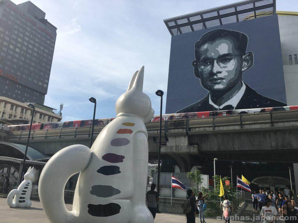 ナショナルスタジアム駅前