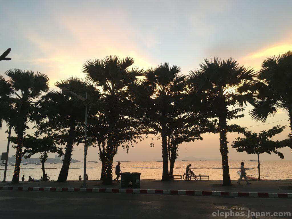 ビーチロードの夕日